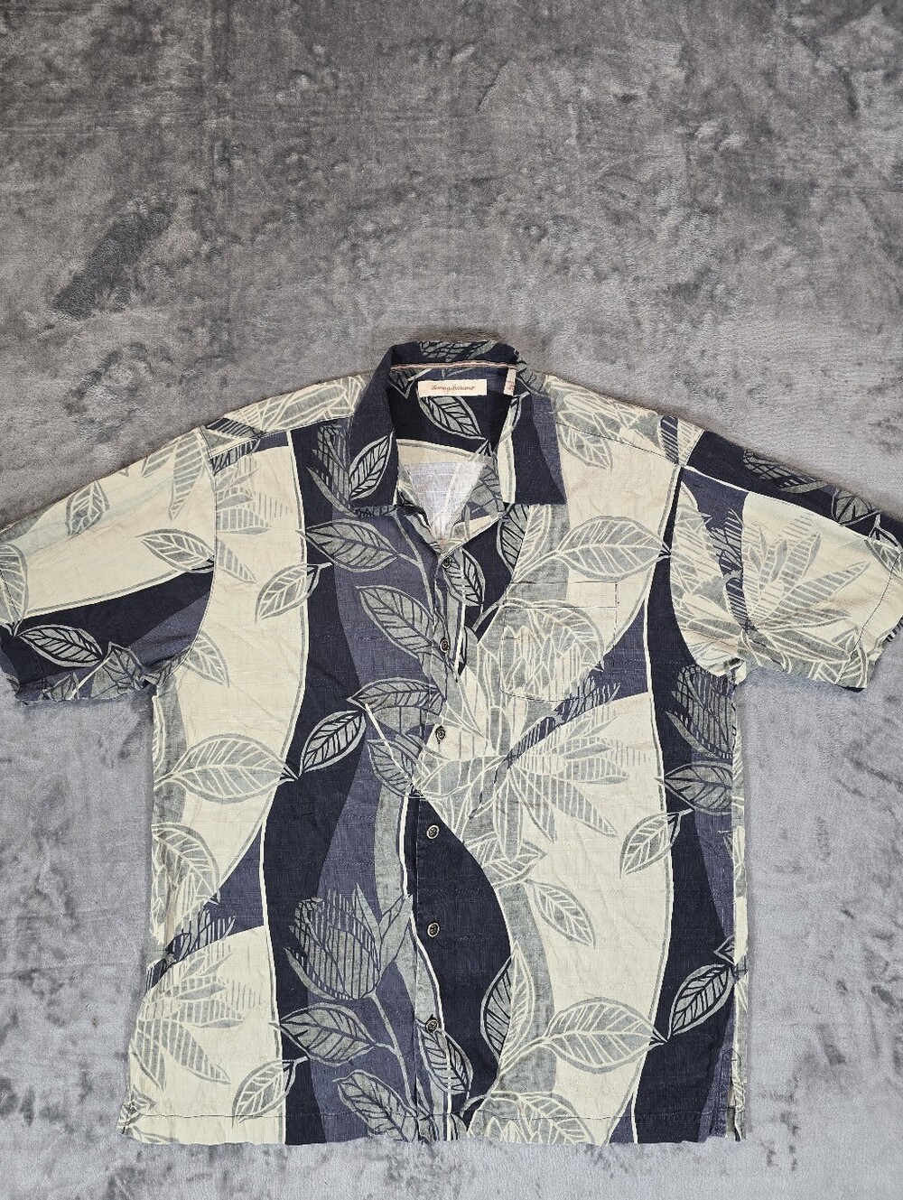 Vintage Tommy Bahama Silk Floral Button Up Shirt Size Large Tropical Leaf Print
